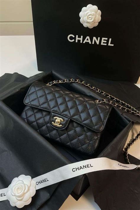 chanel vanity lambskin|chanel lambskin vs caviar.